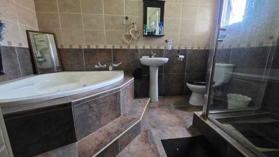 To Let 3 Bedroom Property for Rent in Wilkeville North West